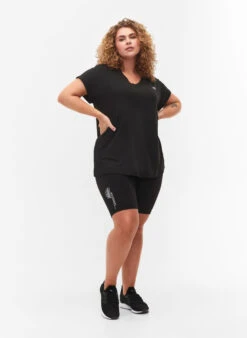 Tight-fitting Workout Shorts With Logo -Chic Soldes A01070B 0199 ModelFullBody