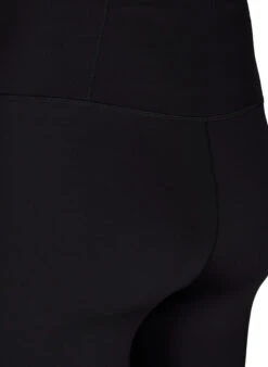 CORE, SUPER TENSION TIGHTS - 3/4 Training Tights With Pocket -Chic Soldes A01122B 0199 Details2