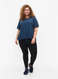 Zizzi Training T-shirt With Drawstring -Chic Soldes A01131A 1481 ModelFullBody