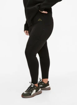 Stretchy And Durable Exercise Leggings With Pockets