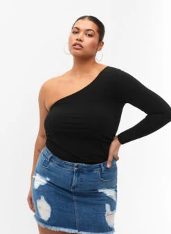 One-shoulder Blouse With Close Fit -Chic Soldes BL7000D 0199 ModelDetail1