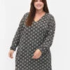 Zizzi V-neck Dress With Print