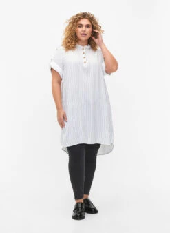Zizzi Short-sleeved Viscose Tunic With Hood -Chic Soldes CA02362C 1598 ModelFullBody