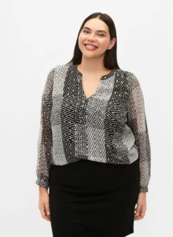Zizzi Printed Blouse With V-neckline -Chic Soldes CA02379A 9990 ModelDetail1