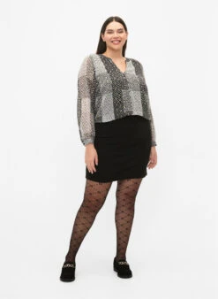 Zizzi Printed Blouse With V-neckline -Chic Soldes CA02379A 9990 ModelFullBody