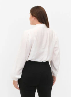 Zizzi Viscose Shirt Blouse With Ruffle Collar 11 Zizzi Viscose Shirt Blouse With Ruffle Collar -Chic Soldes CA02387A 1101 ModelBack