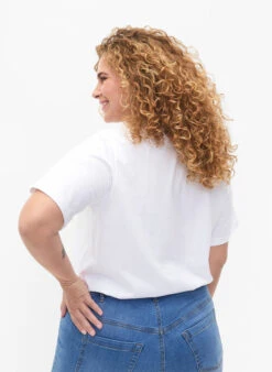 Zizzi Organic Cotton T-shirt With Text -Chic Soldes CA02396A 0101 ModelBack