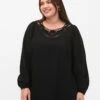 Zizzi Blouse In Viscose With Crochet Detail -Chic Soldes CA02400A 0199 ModelFront