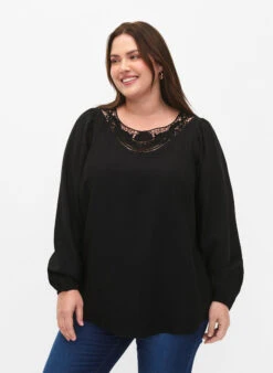 Zizzi Blouse In Viscose With Crochet Detail