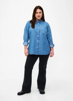Zizzi Long Sleeve Denim Shirt With Chest Pocket -Chic Soldes CA02411A 1025 ModelFullBody