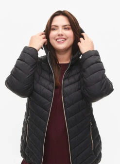 Zizzi Lightweight Jacket With Hood -Chic Soldes CA52734F 0199 ModelDetail1