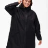 Zizzi Raincoat With Pockets And Hood 2 Zizzi Raincoat With Pockets And Hood -Chic Soldes CA61076B 0199 ModelFront