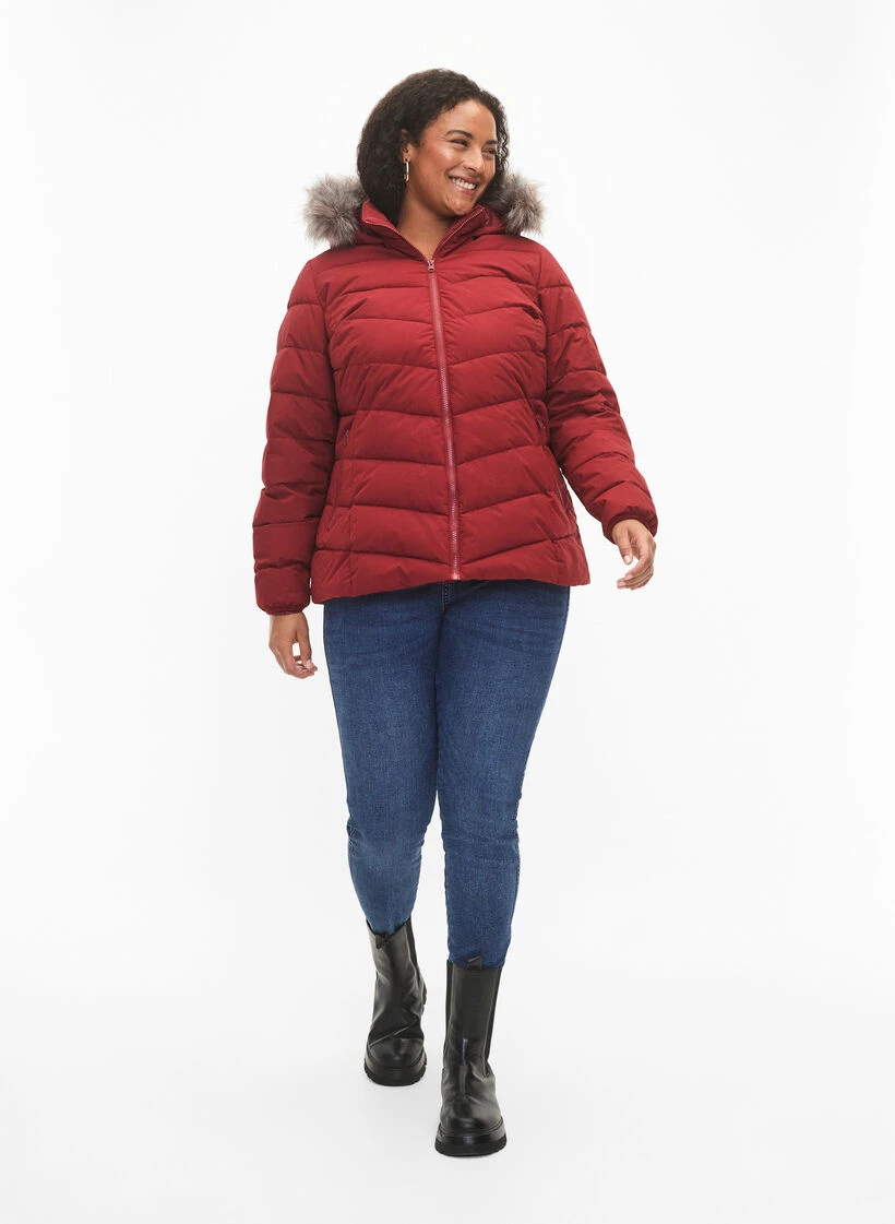 Zizzi Short Puffer Jacket With Hood 6 Zizzi Short Puffer Jacket With Hood – Image 4