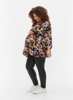 Zizzi Maternity Blouse In Viscose And Floral Print -Chic Soldes E03061A 0199 ModelFullBody