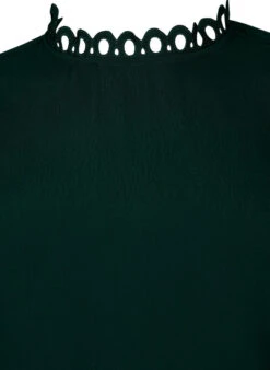 Zizzi Viscose Blouse With Crochet Sleeves -Chic Soldes E04176A 0906 Details1