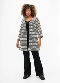 Zizzi Crochet Cardigan With Tie Belt -Chic Soldes E04186B 0199 ModelFullBody