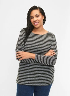 Zizzi Round Neck Blouse With Striped Pattern