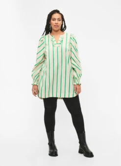 Zizzi Striped Tunic In Cotton With Smock And Ruffles -Chic Soldes E04212B 9990 ModelFullBody