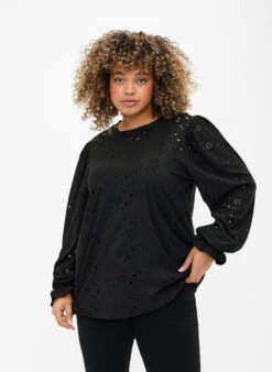 Zizzi Long-sleeved Blouse With Hole Pattern