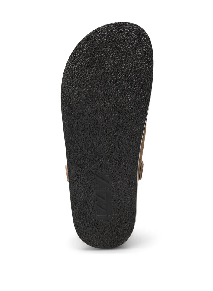 Zizzi Wide Fit Suede Clogs 9 Zizzi Wide Fit Suede Clogs – Image 7