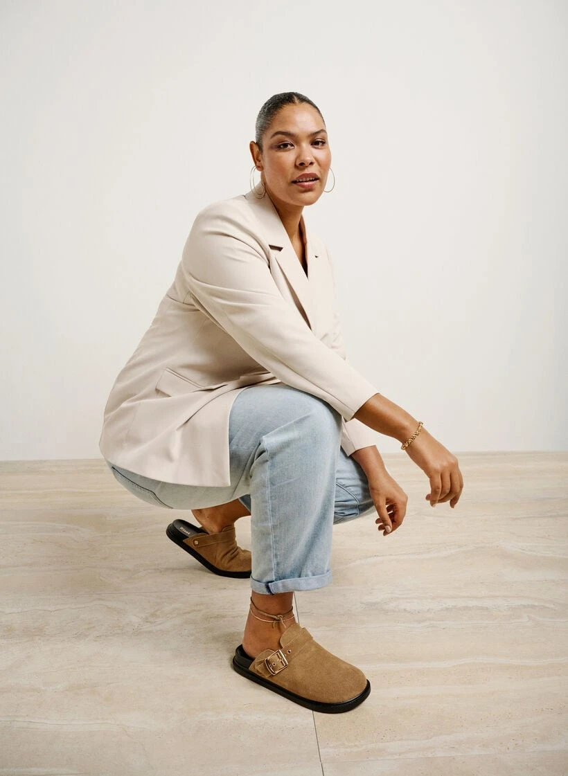 Zizzi Wide Fit Suede Clogs 3 Zizzi Wide Fit Suede Clogs