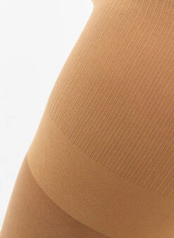 Zizzi 40 Denier Tights With Push-up Effect 11 Zizzi 40 Denier Tights With Push-up Effect -Chic Soldes J10182A 9996 ModelDetail1