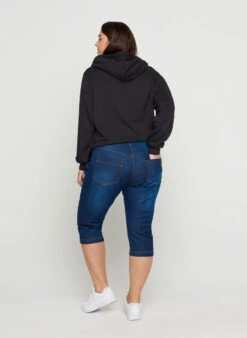 Zizzi Slim Fit Emily Capri Jeans -Chic Soldes J10305C 1050 ModelBack