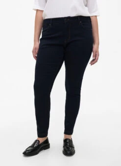 Zizzi Viona Regular Waist Jeans -Chic Soldes J10305F 9995 ModelDetail1