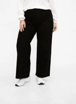 Zizzi High-waisted Jeans With Wide Legs -Chic Soldes J10951B 0191 ModelDetail1