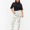 Zizzi High Waisted Amy Jeans With Floral Print -Chic Soldes J10956A 9990 ModelFront