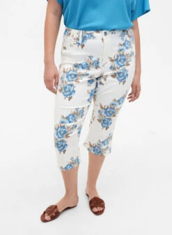 Zizzi Amy High Waist Capri Jeans With Floral Print -Chic Soldes J10956D 9992 ModelDetail1