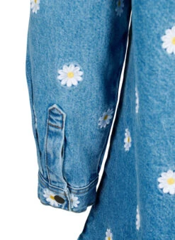 Zizzi Loose Denim Shirt With Embroidered Daisies -Chic Soldes J10957D 1030 Details2