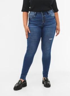 Zizzi High-waisted Amy Jeans With Buttons -Chic Soldes J10984A 1055 ModelDetail1