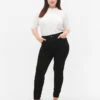 Zizzi Amy Jeans With A High Waist And Super Slim Fit -Chic Soldes J20019A 0201 ModelFront