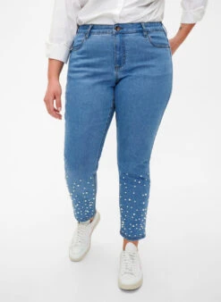 Zizzi Slim Fit Emily Jeans With Pearls -Chic Soldes J20019D 1030 ModelDetail1