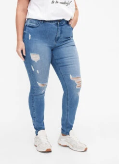 Zizzi Amy Jeans With Super Slim Fit And Ripped Details -Chic Soldes J20019H 1055 ModelDetail1