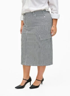 Zizzi Striped Pencil Skirt With Pockets -Chic Soldes J20062B 0199 ModelDetail1