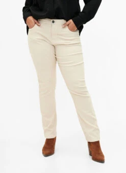 Zizzi Slim Fit Emily Jeans With Regular Waist -Chic Soldes J20065B 0672 ModelDetail1