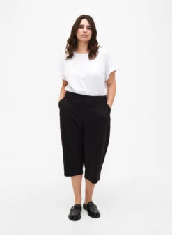 Zizzi Maddison Loose Knickers With Pockets -Chic Soldes J21006E 0199 ModelFullBody