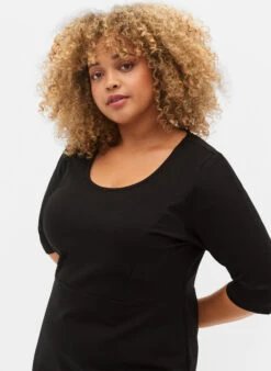 Zizzi Monochrome Dress With 3/4 Sleeves And Slit -Chic Soldes J21008I 0199 ModelDetail1