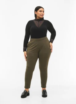 Zizzi Cropped Trousers With Pockets