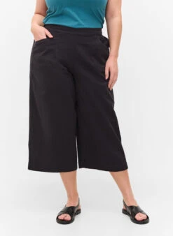 Zizzi Loose Culotte Trousers In Cotton -Chic Soldes J80000P 0199 ModelDetail1