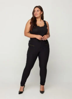 Zizzi Close-fitting Trousers With Zipper Details -Chic Soldes J80812A 0199 ModelFullBody