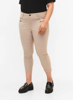 Zizzi Close-fitting Capri Trousers In Viscose Blend -Chic Soldes J80812C 0943 ModelDetail2