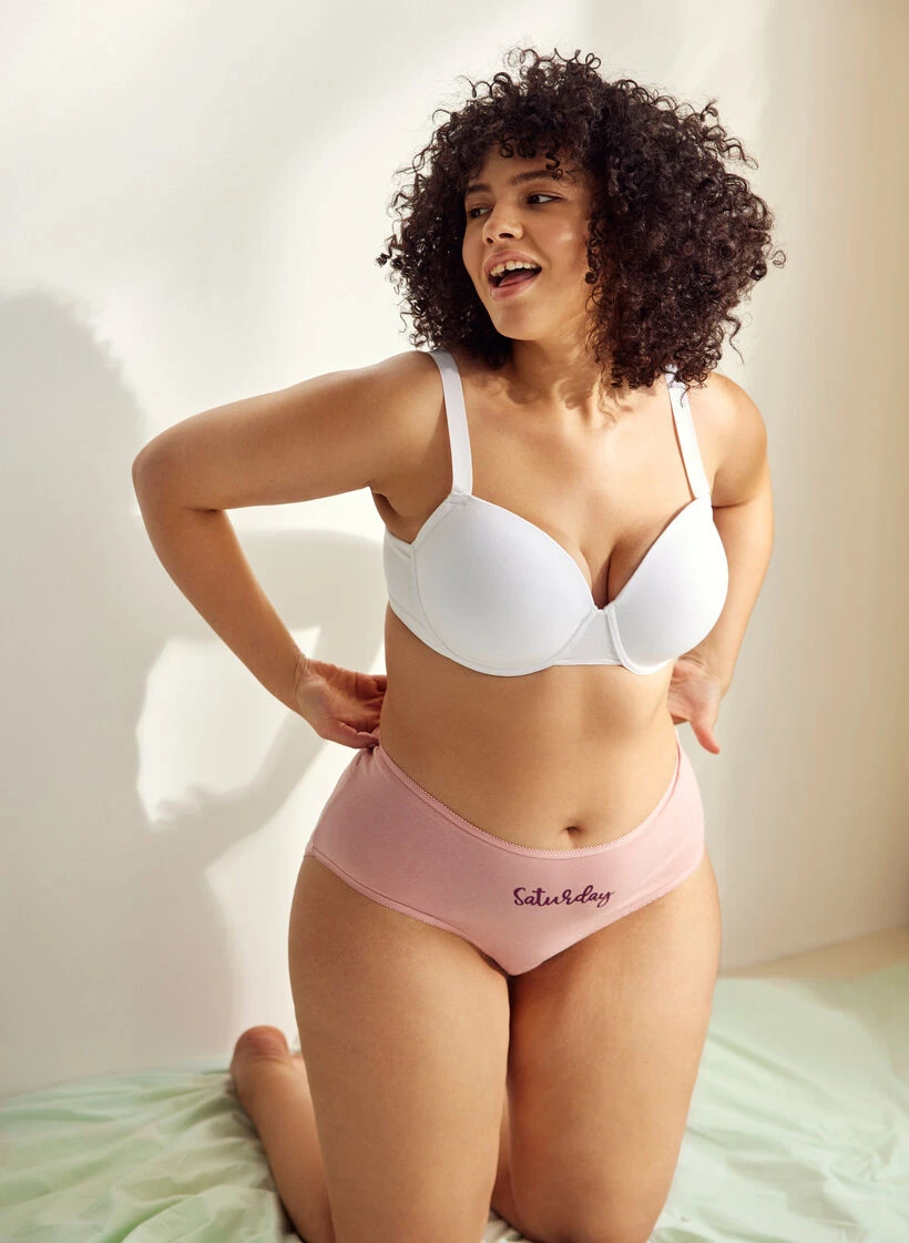Bra With Moulded Cups And Underwire 7 Bra With Moulded Cups And Underwire – Image 5