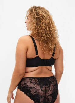 Padded Bra With Lace And String -Chic Soldes L00604A 0199 ModelBack