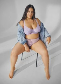 Floral Lace Thong With Regular Waist