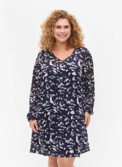 Zizzi Long-sleeved Dress With V-neck And Print
