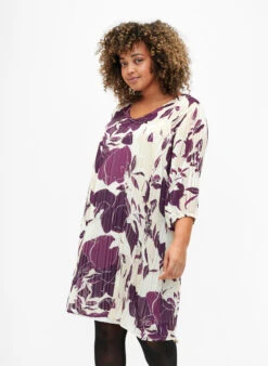 Zizzi Printed Dress With V-neck And 3/4 Sleeves