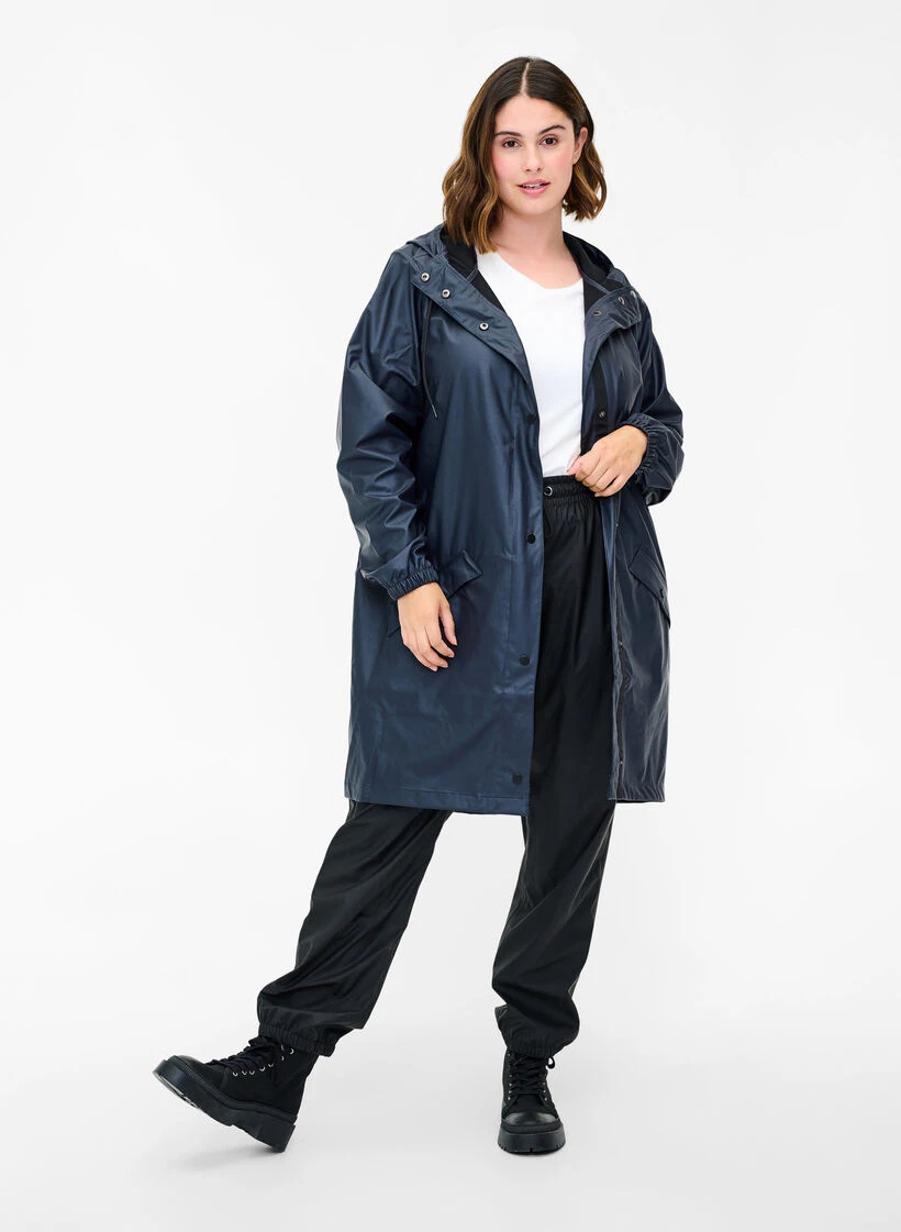 Zizzi Rain Jacket With Hood And Button Fastening 5 Zizzi Rain Jacket With Hood And Button Fastening – Image 3